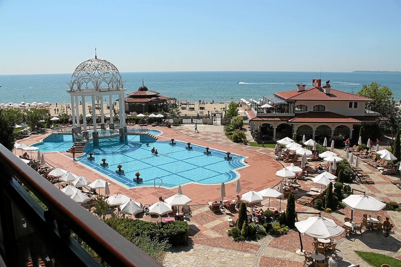 Helena Sands in Sonnenstrand, Burgas Pool