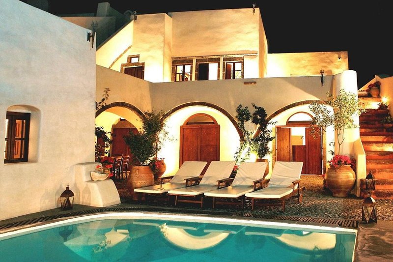 Ducato The Wine Hotel & Villas in Megalochori, Santorini Hallenbad