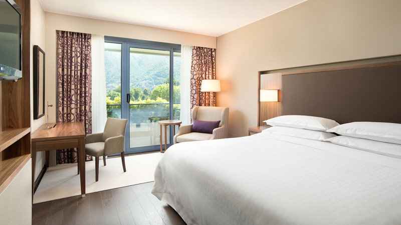 Sheraton Lake Como Hotel in Como, Mailand-Alle Flughäfen Wohnbeispiel