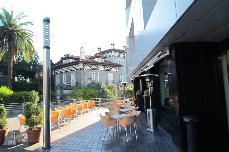 Hotel Occidental Bilbao in Bilbao, Bilbao Terrasse