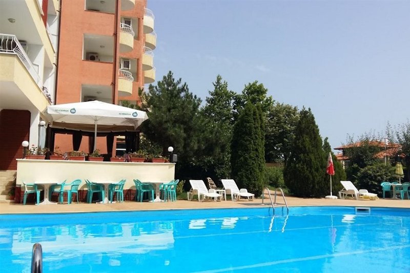 Consul in Sweti Wlas, Burgas Pool