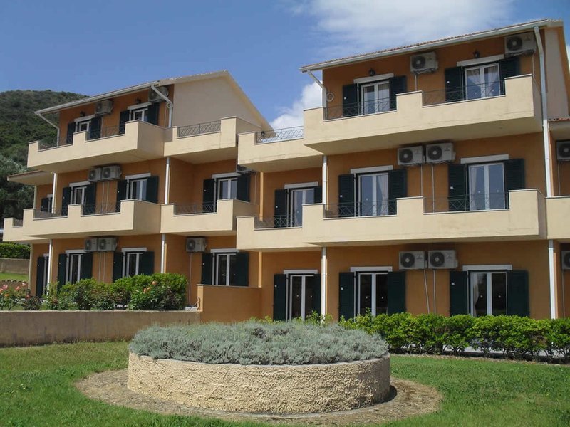 Filoxenia Hotel & Apartments in Poros, Kefalonia Außenaufnahme