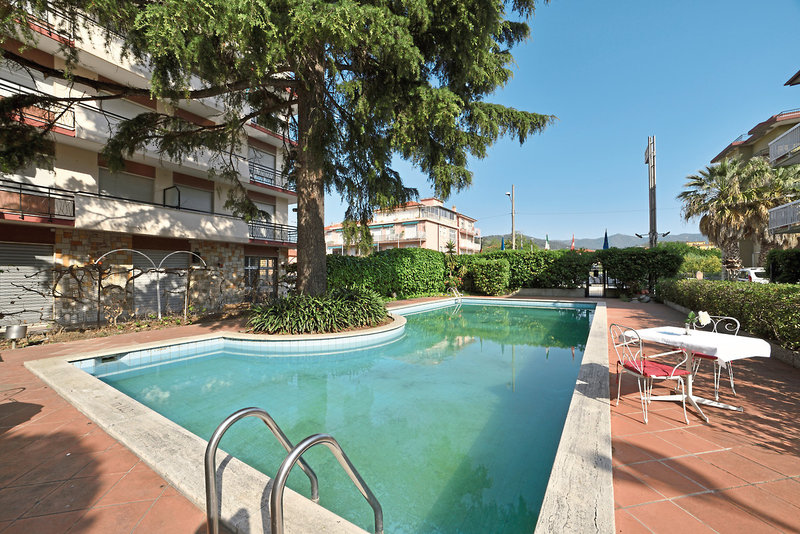 Bergamo Mare in San Bartolomeo al Mare, Nizza Pool