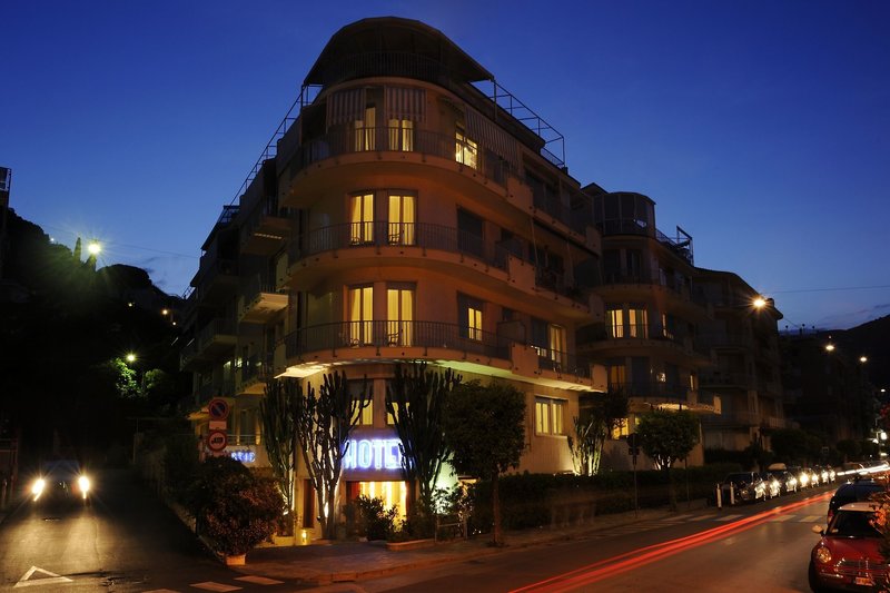 Hotel Majestic in Alassio, Nizza Außenaufnahme