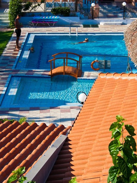 Raisakis Apartments in Agia Marina, Chania (Kreta) Pool