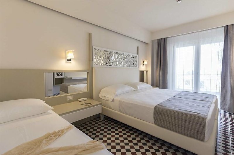 Suite Hotel L'Oasi di Riaci in Santa Domenica di Ricadi, Lamezia Terme Wohnbeispiel