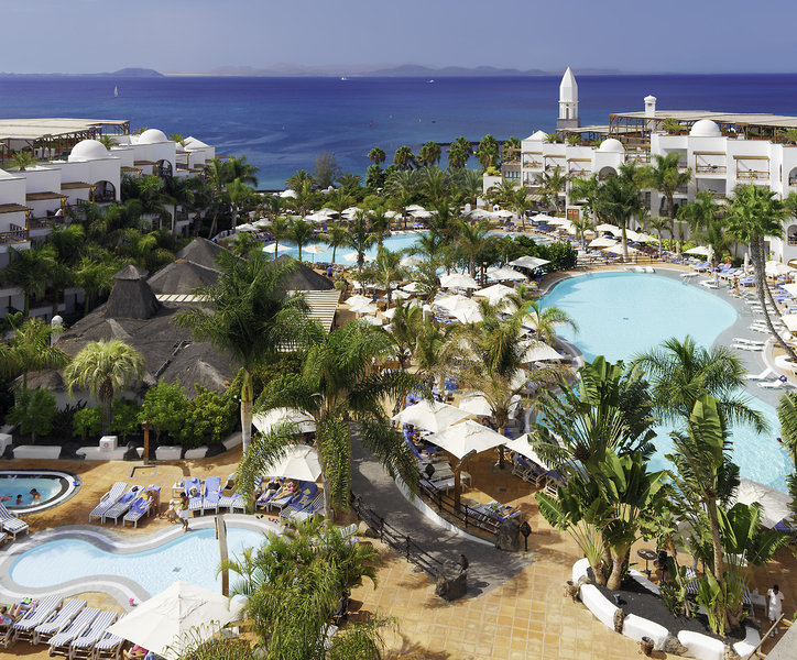 Princesa Yaiza Suite Resort in Playa Blanca, Lanzarote Pool