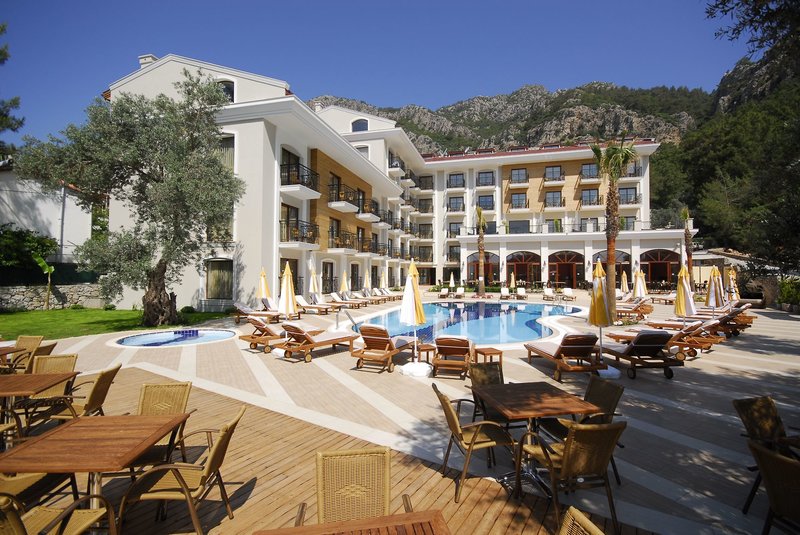 Meril Club Hotels & Spa in Turunç, Dalaman Pool