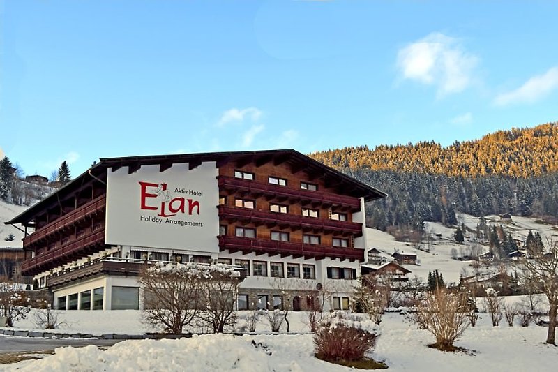 Aktiv Hotel Elan in Oberau, Innsbruck (AT) Außenaufnahme