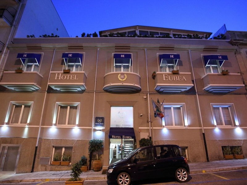 Hotel Eubea in Reggio Calabria, Lamezia Terme Terrasse