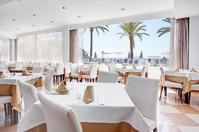 Grupotel Imperio Playa in Sant Vicent de sa Cala, Ibiza Restaurant