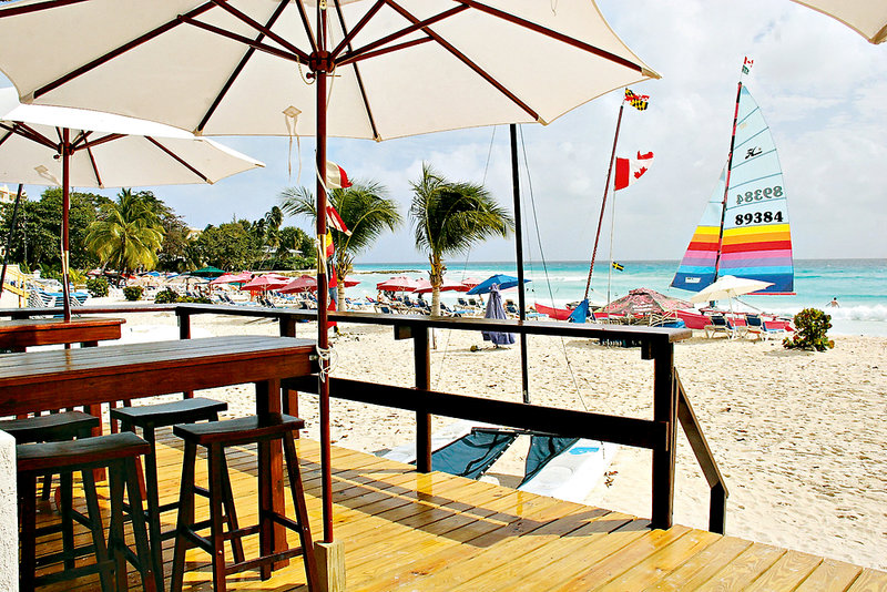 Infinity on the Beach in Dover, Bridgetown Terasse