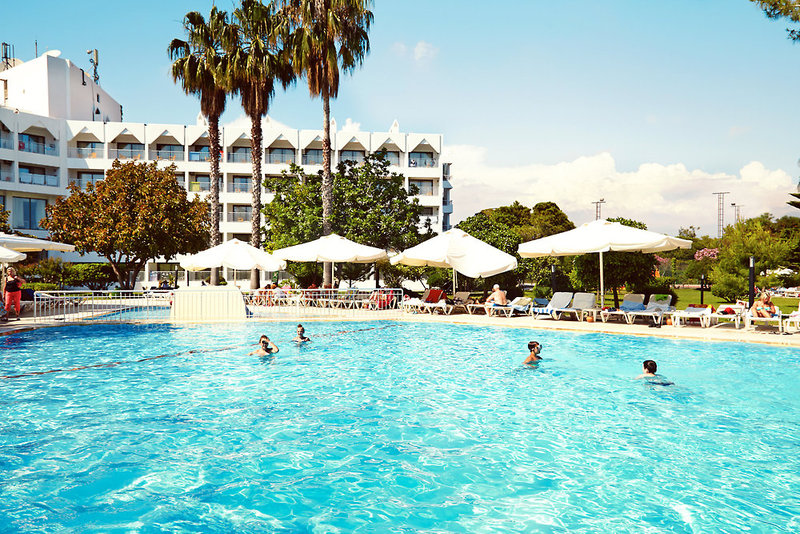 Serra Park Hotel in Titreyengöl, Antalya Pool