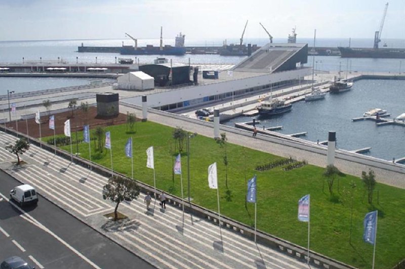 Gaivota in Ponta Delgada, Ponta Delgada (Azoren) Außenaufnahme