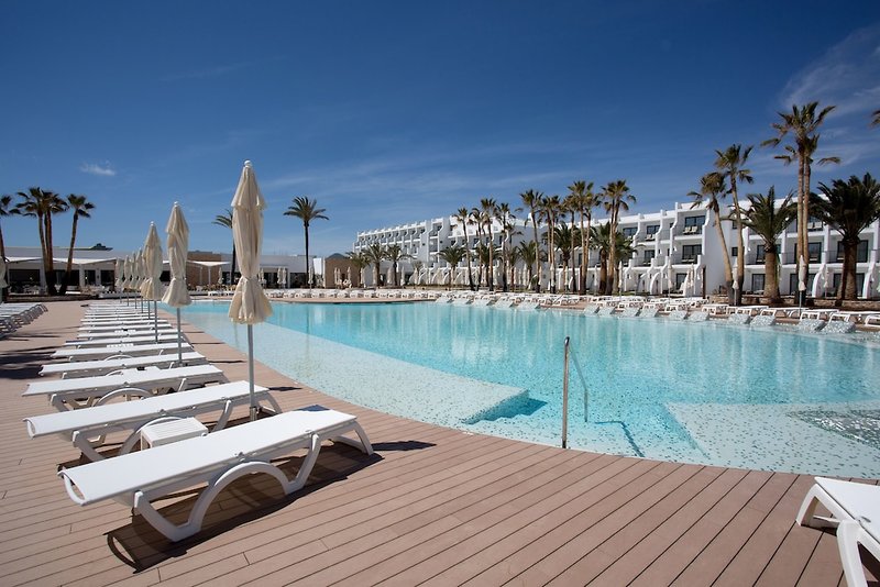 Grand Palladium White Island Resort & Spa in Playa d'en Bossa, Ibiza Pool
