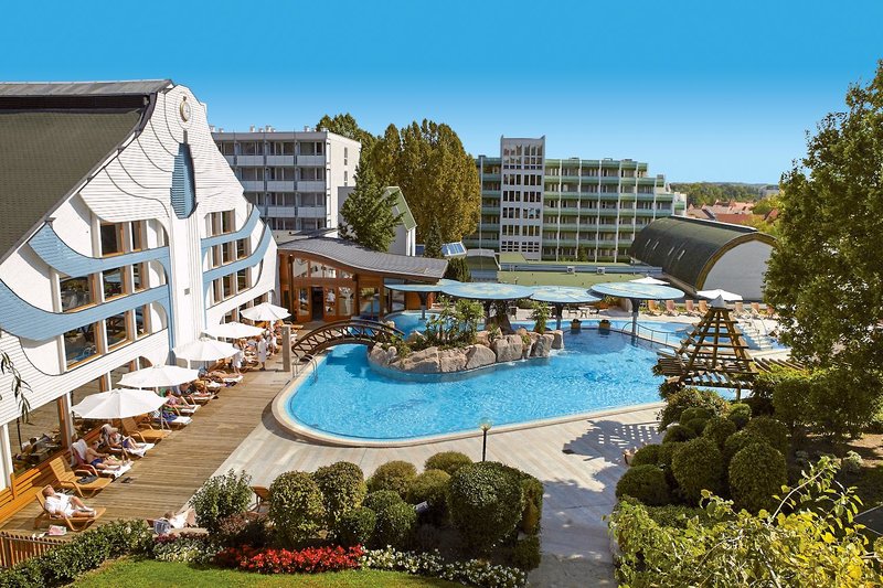 NaturMed Hotel Carbona in Heviz, Budapest (HU) Pool