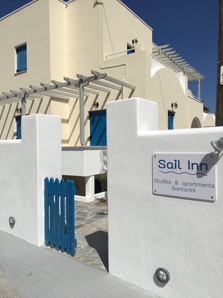 Sail Inn in Kamari, Santorini Außenaufnahme