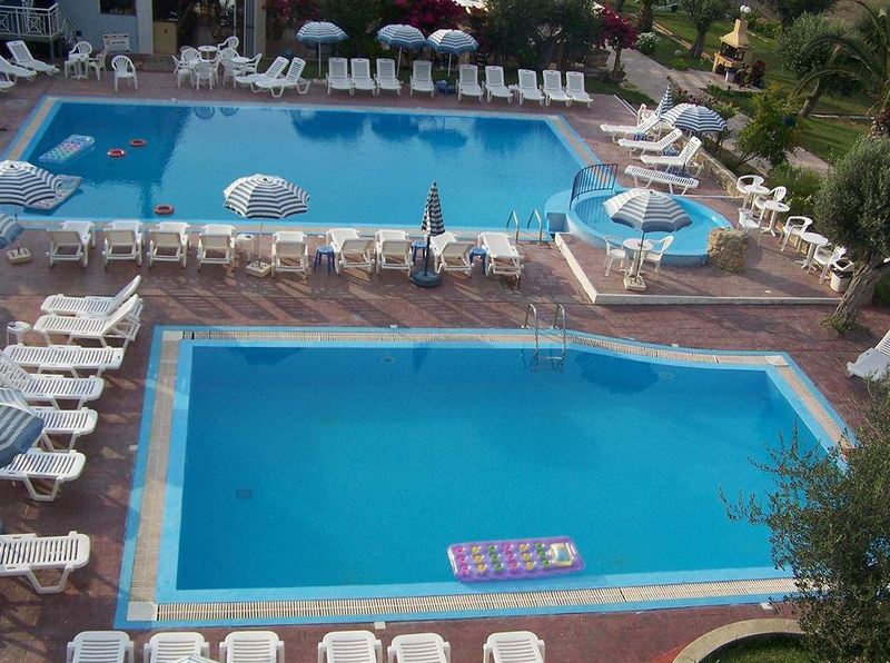 Filoxenia Hotel - Apartments in Theologos, Rhodos Pool