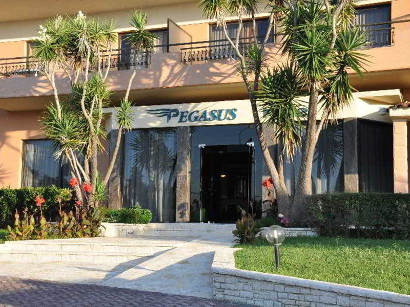 Pegasus Hotel in Roda, Korfu Außenaufnahme