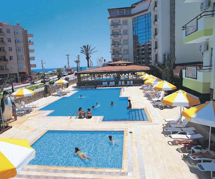 Club Hotel Alpina in Mahmutlar, Antalya Pool