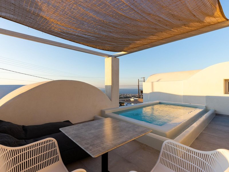 Serapias Suites in Exo Gonia, Santorini Pool