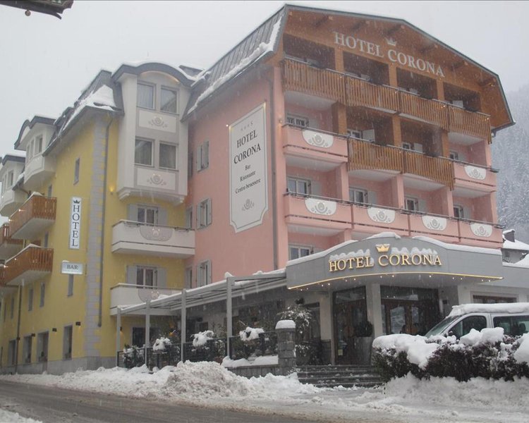 Corona in Pinzolo, Bolzano Außenaufnahme