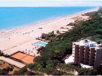 Hotel Beau Rivage Pineta in Lido di Jesolo, Venedig Außenaufnahme