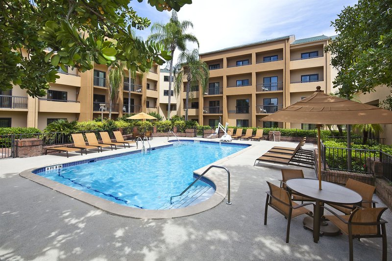 Courtyard Airport West/Doral in Miami, Miami, Florida Pool