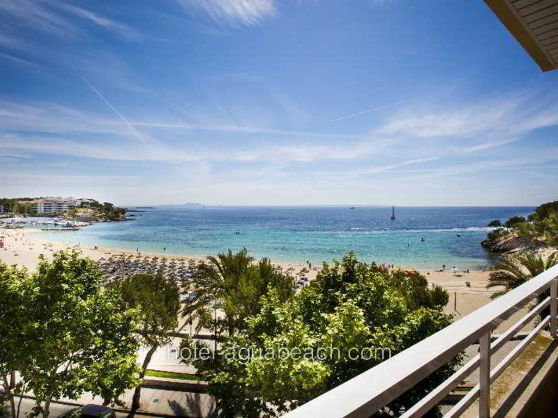 Hotel Agua Beach in Palma Nova, Mallorca Terasse